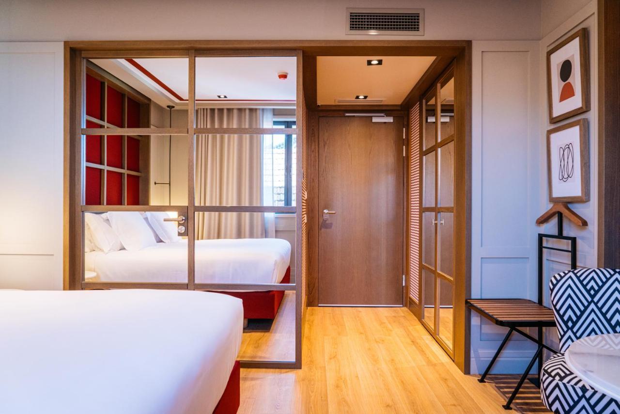 วินชี ปอนเต เดอ เฟร์โร Hotel บีลาโนวาเดกายา ภายนอก รูปภาพ