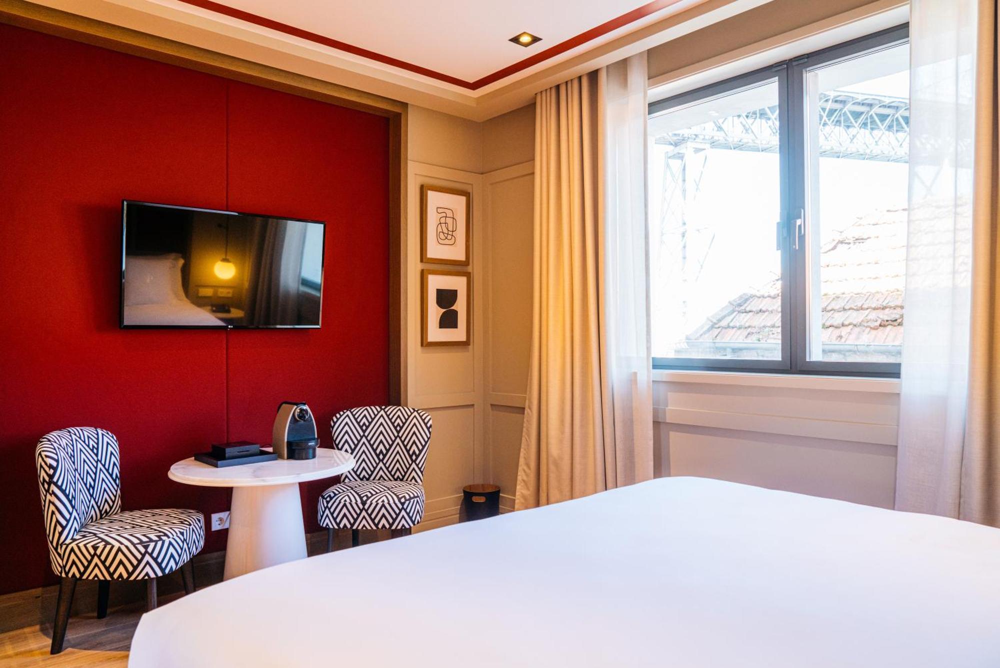 วินชี ปอนเต เดอ เฟร์โร Hotel บีลาโนวาเดกายา ภายนอก รูปภาพ