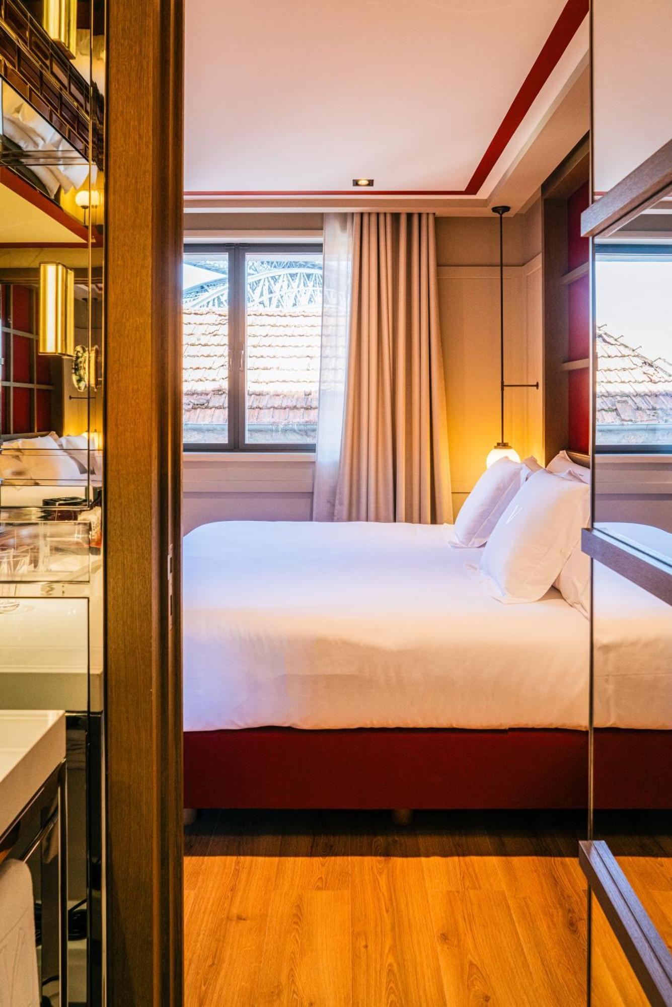 วินชี ปอนเต เดอ เฟร์โร Hotel บีลาโนวาเดกายา ภายนอก รูปภาพ